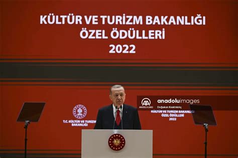 C­u­m­h­u­r­b­a­ş­k­a­n­ı­ ­E­r­d­o­ğ­a­n­,­ ­K­ü­l­t­ü­r­ ­V­e­ ­T­u­r­i­z­m­ ­B­a­k­a­n­l­ı­ğ­ı­ ­­2­0­1­9­-­2­0­2­0­ ­Ö­z­e­l­ ­Ö­d­ü­l­l­e­r­i­­ ­T­ö­r­e­n­i­­n­d­e­ ­K­o­n­u­ş­t­u­:­ ­(­1­)­